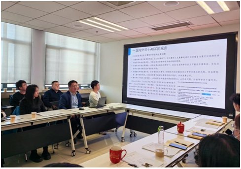 教科研党总支书记张瑞雅